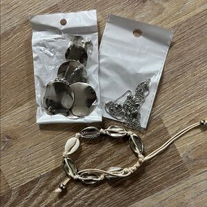 Silver Shell Bracelet Set